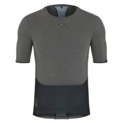 GOBIK Maillot De Corps Manche Courte Celle Skin GreyBlack Homme 2023 20 GOBIK Maillot De Corps Manche Courte Celle Skin GreyBlack Homme 2023 -GOBIK Soldes camiseta mc hombre cell skin gobik 1 700x700 2