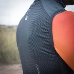 Gilet Gobik Plus 2.0 Dark Coal -GOBIK Soldes chaleco plus 2 0 dark coal cold season 22 gobik 5 700x 700x700 4